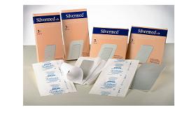 MEDICAZIONE STERILE A BASE DI ARGENTO SENZA BORDO ADESIVO SILVERMED SB AG 10X20CM 3 PEZZI - fitfarma.it