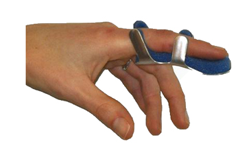 STECCA PER FRATTURA DITA A RANETTA FARMASPLINT MISURA GRANDE IN ALLUMINIO MODELLABILE CON IMBOTTITURA IN SPUGNA POLIURETANICA ANTIALLERGICA RADIOTRASPARENTE 10 CM 1 PEZZO - fitfarma.it