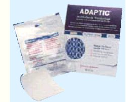 MEDICAZIONE NON ADERENTE STERILE APTIC MISURA 7,6X7,6CM 10 PEZZI 2012ZI - fitfarma.it