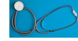 FONENDOSCOPIO LEGGERO PIATTO CON MEMBRABA ARCHETTO BIAURICOLARE PER AUSCULTAZIONE CON MOLLA ESTERNA - fitfarma.it